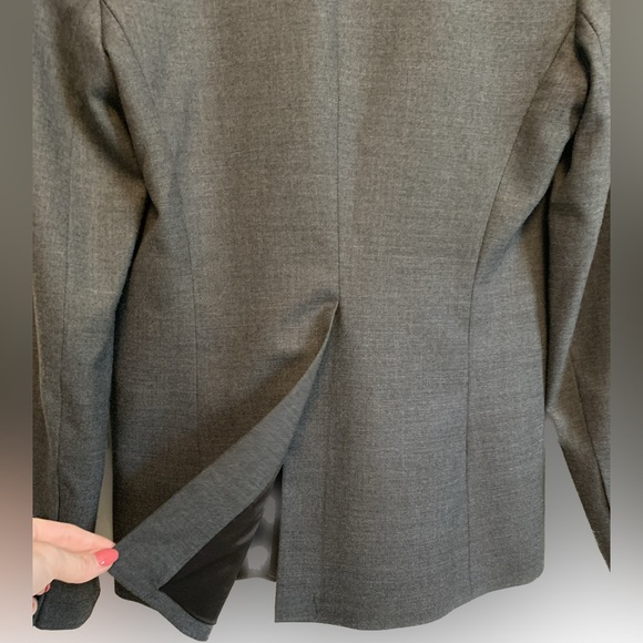 Theory Woman’s Blazer Size 2 - Picture 3 of 5